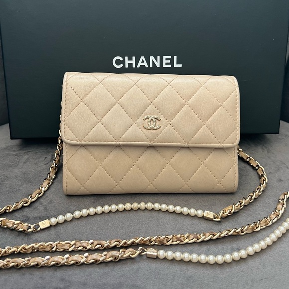 reserved-Chanel Pearl Paris-Hamburg Bag - Picture 13 of 17